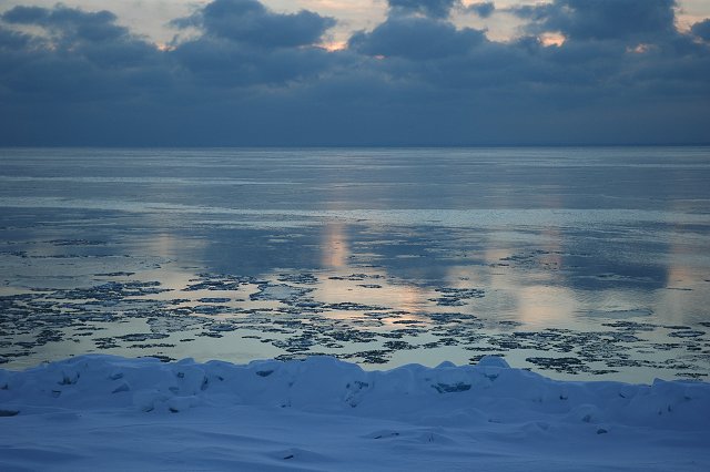 Cld morning on Lake Superior, Duluth, Minnesota